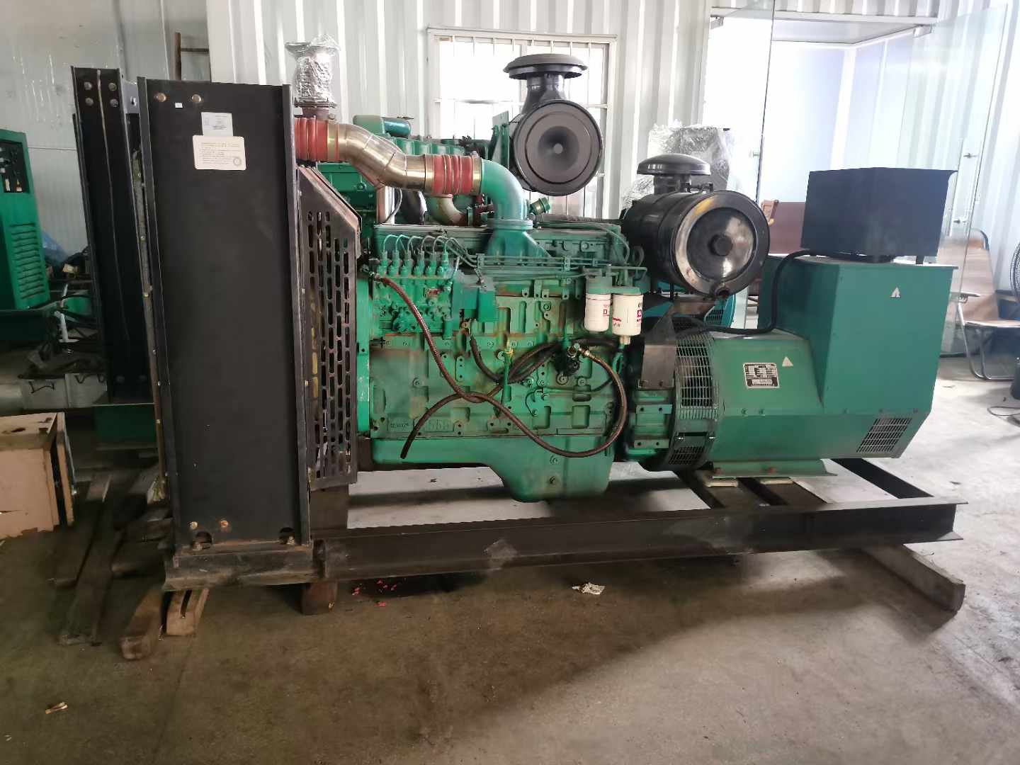 钟山发电机租赁如何确定电缆的承载电流是否在安全范围内？