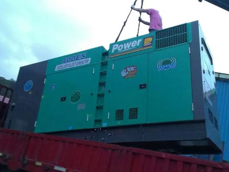 钟山柴油发电机组转速不稳定时，如何对发动机进行维护？