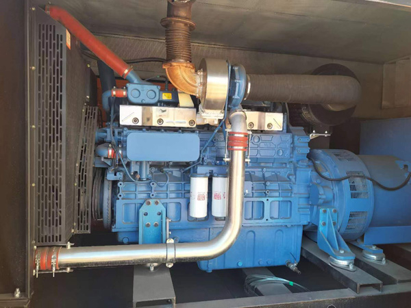 钟山柴油发电机组一般有几种电压输出？